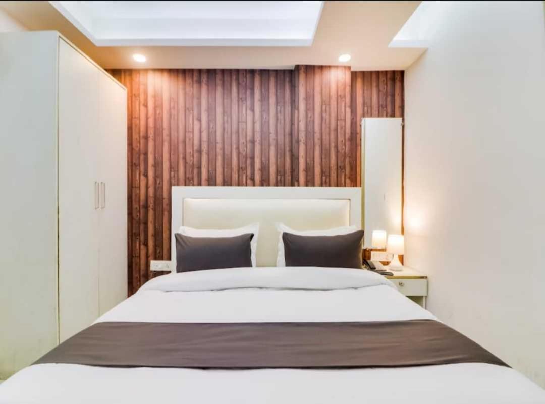 Hotel O Galaxy Stay New Delhi Exterior photo
